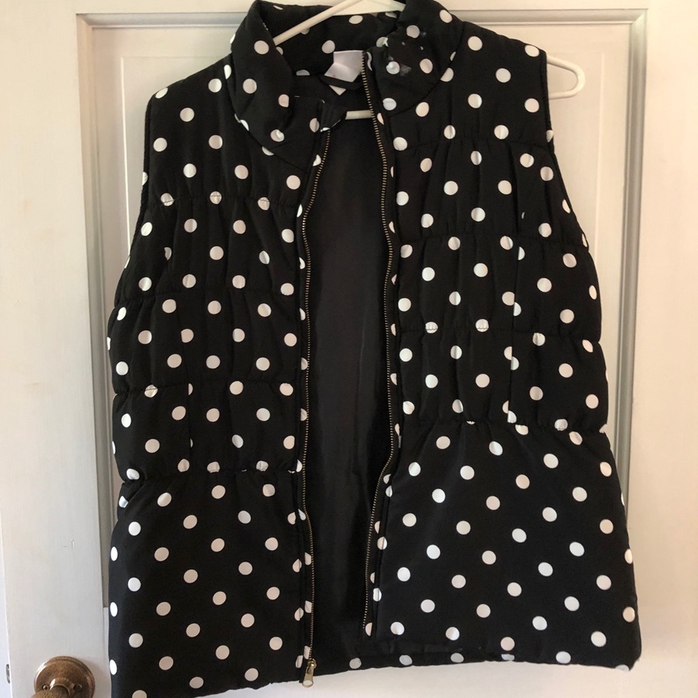 B/W polka dot vest